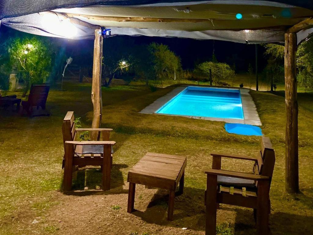 El Rincon De Jose Luis - Cabanas Y Restaurante Tanti Eksteriør billede