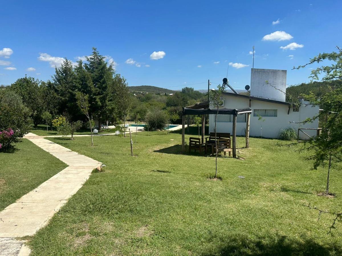 El Rincon De Jose Luis - Cabanas Y Restaurante Tanti Eksteriør billede