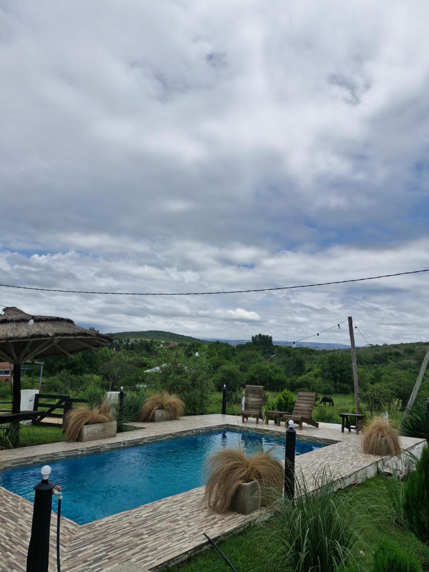 El Rincon De Jose Luis - Cabanas Y Restaurante Tanti Eksteriør billede