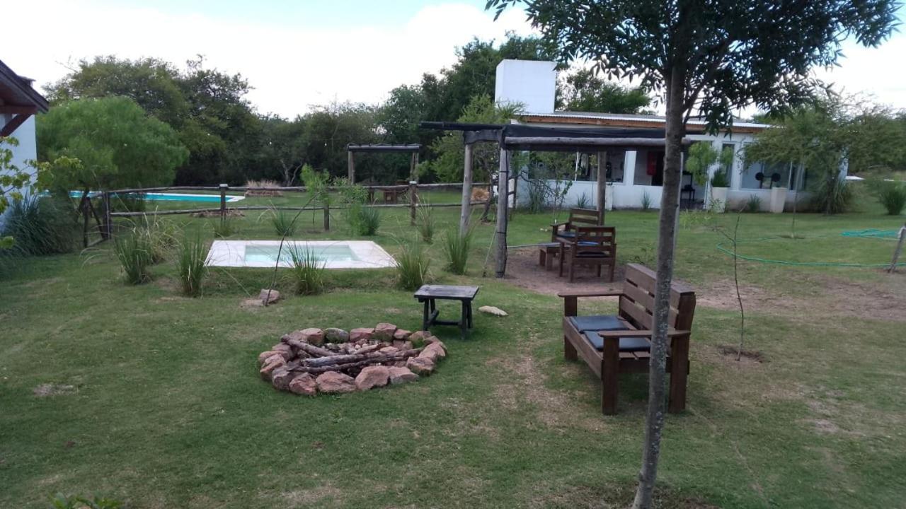 El Rincon De Jose Luis - Cabanas Y Restaurante Tanti Eksteriør billede