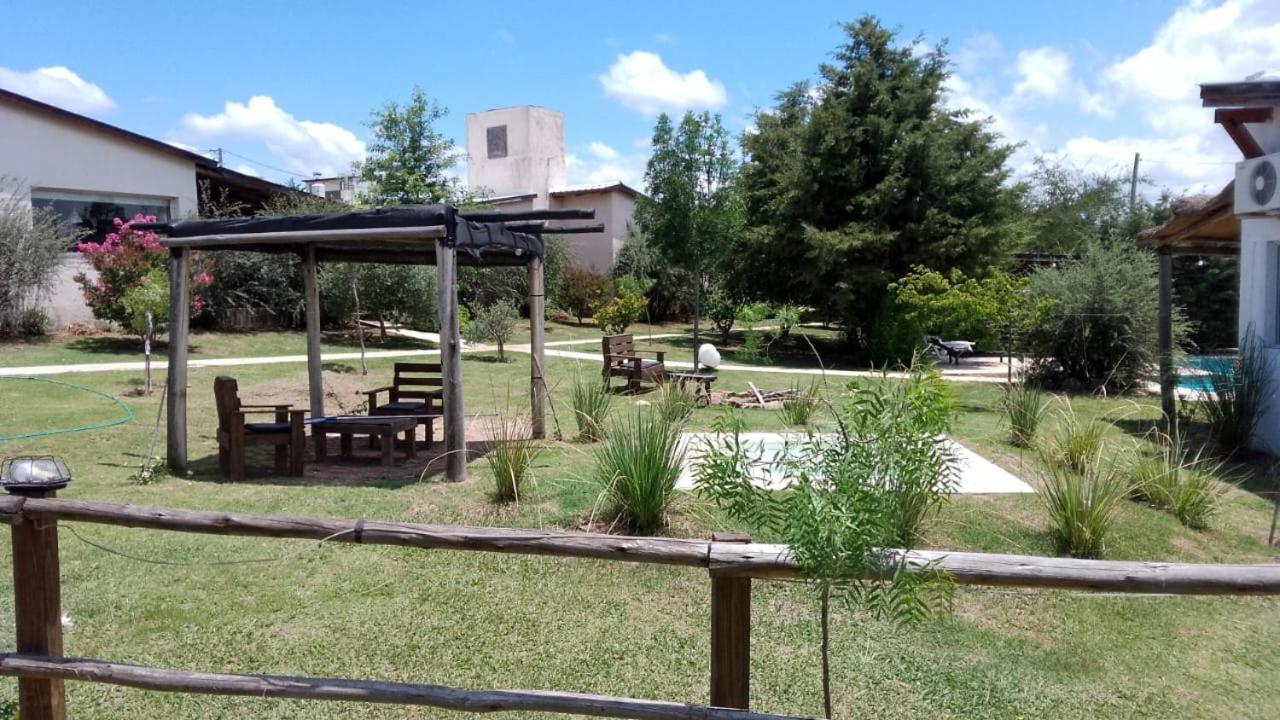 El Rincon De Jose Luis - Cabanas Y Restaurante Tanti Eksteriør billede